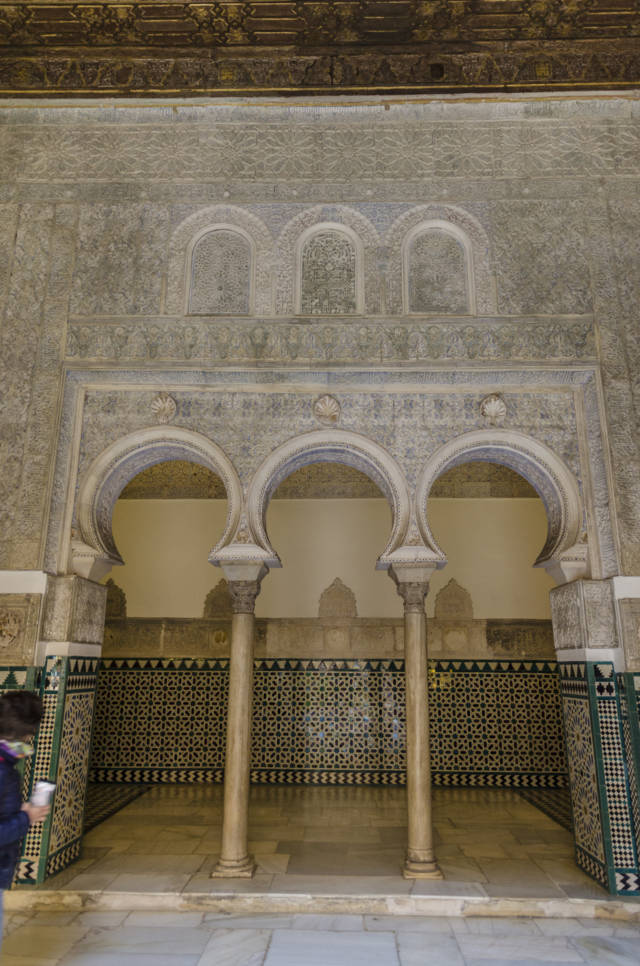 Sevilla 099 - Real Álcazar - Palacio del Rey Don Pedro - Alcoba Real.jpg